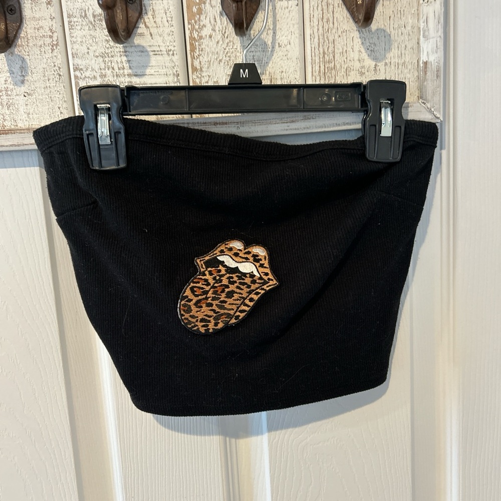 Black crop top
